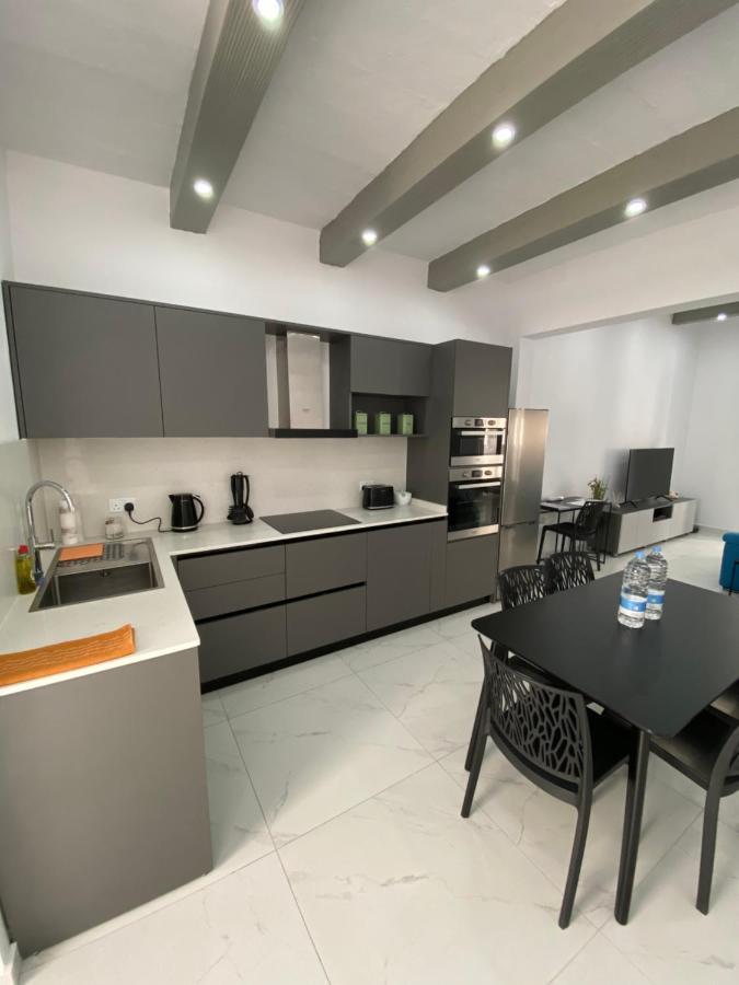 Seaside Apartment In Gzira Eksteriør billede